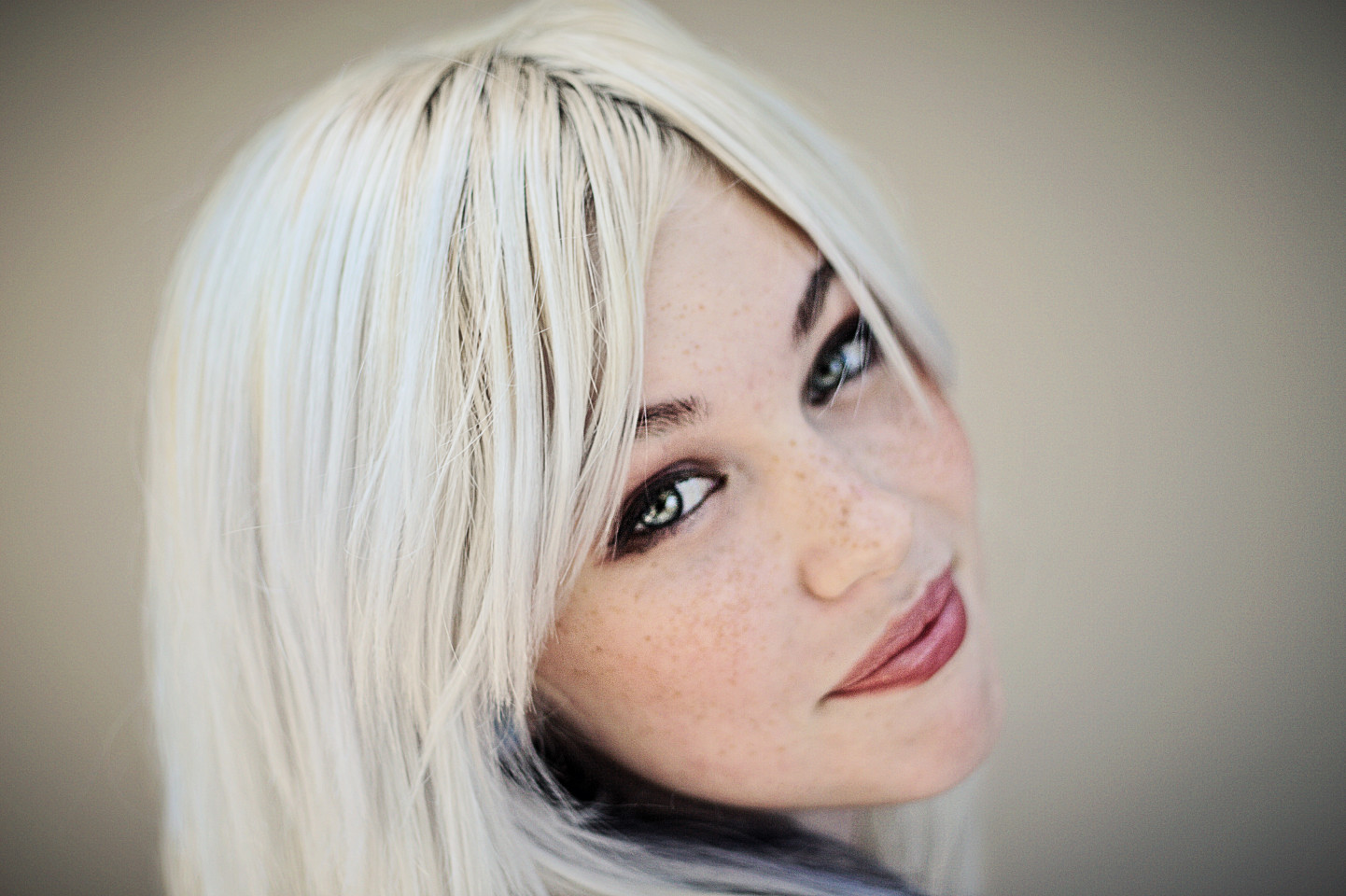 Natural light, single reflector.